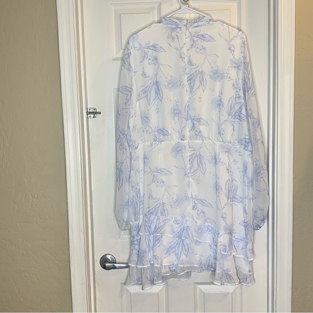 EXPRESS Blue and White Floral Tiered Ruffle Dress Size XL - Picture 2 of 10